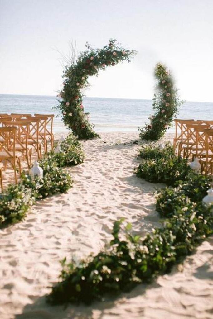 decoração de casamento praiano com plantas