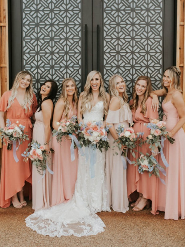 capa post: b1644_peach_bridesmaid_dresses_for_summer_wedding_colors_2023_peach
