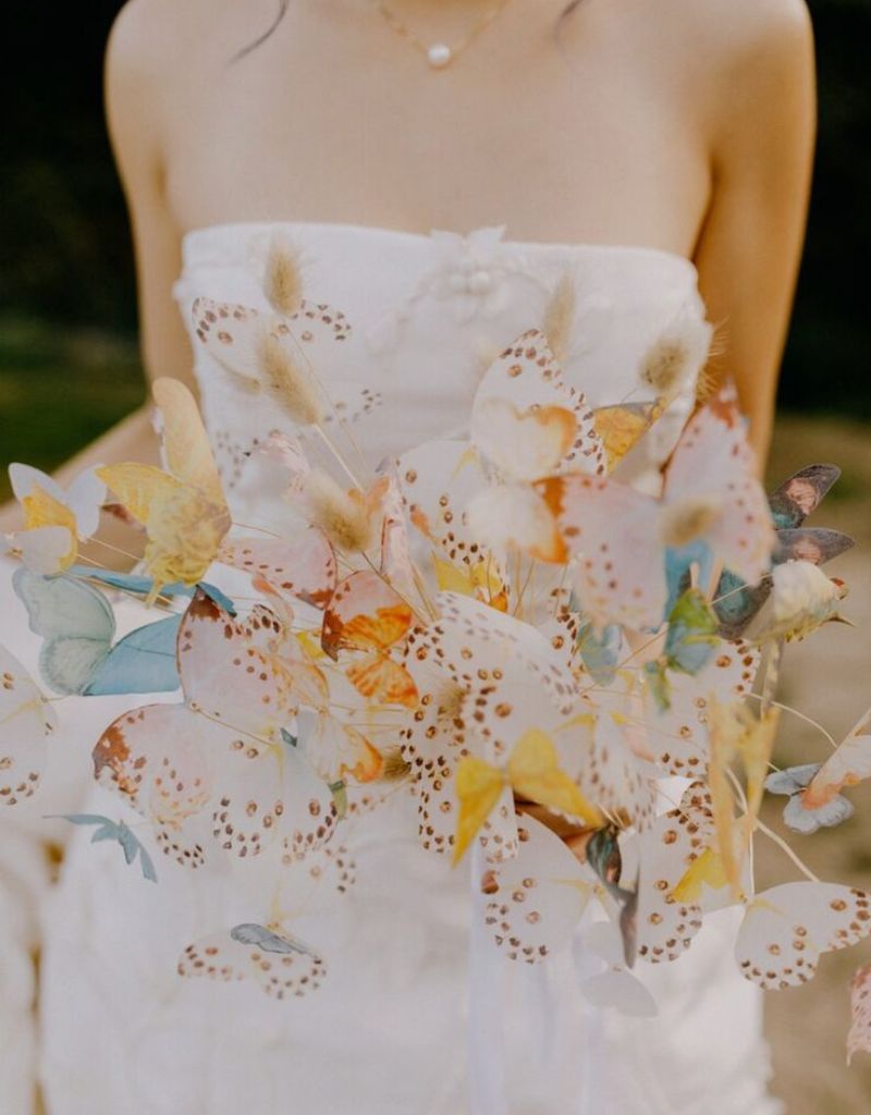 buquê de noiva com borboletas de papel