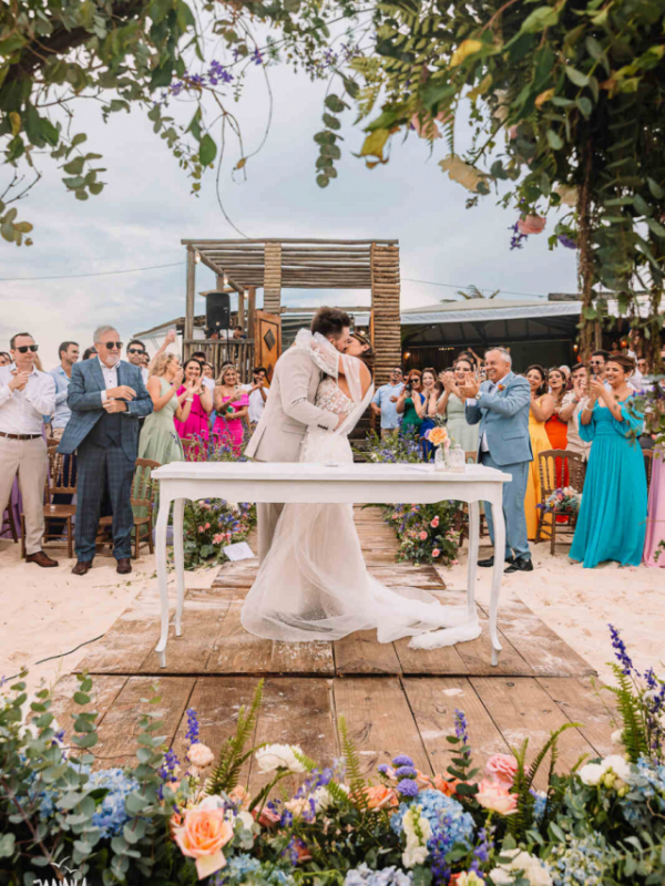 capa post: destination-wedding-praia-3-1-900x1351