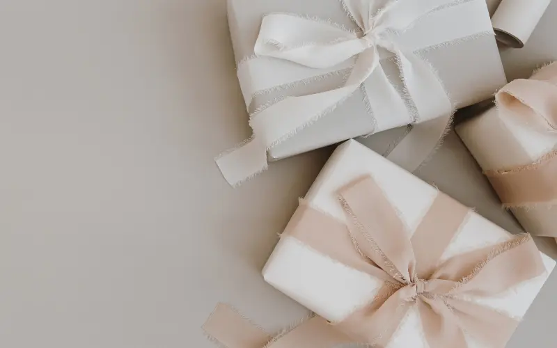 tr&ecirc;s presentes de casamento