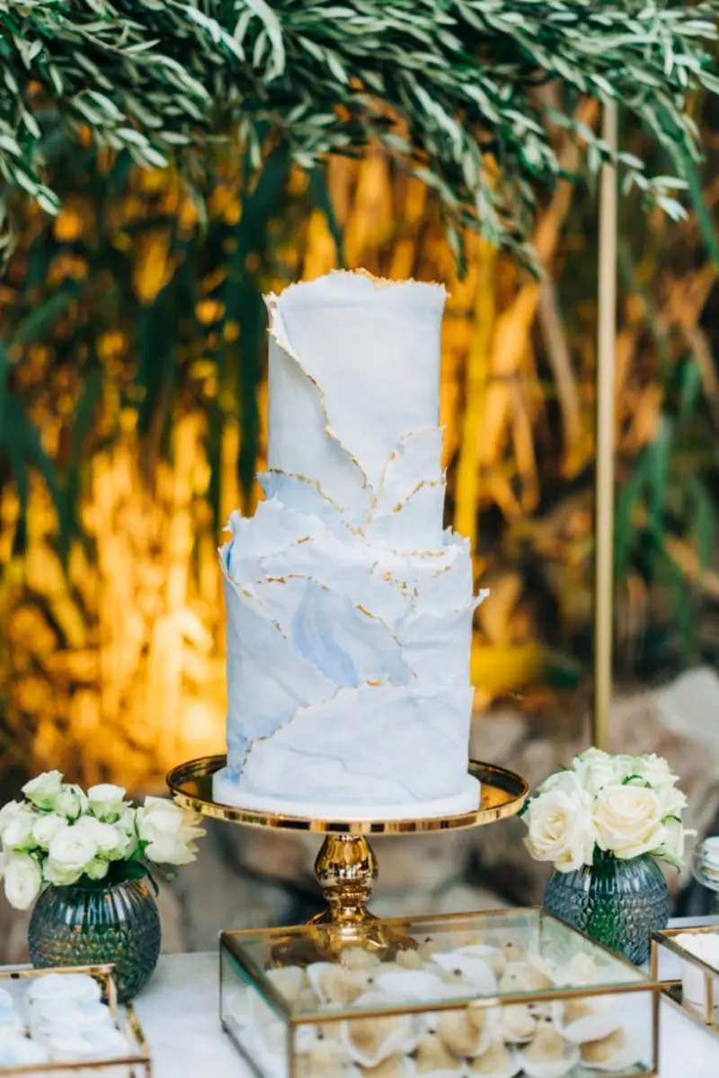 bolo de casamento azul claro