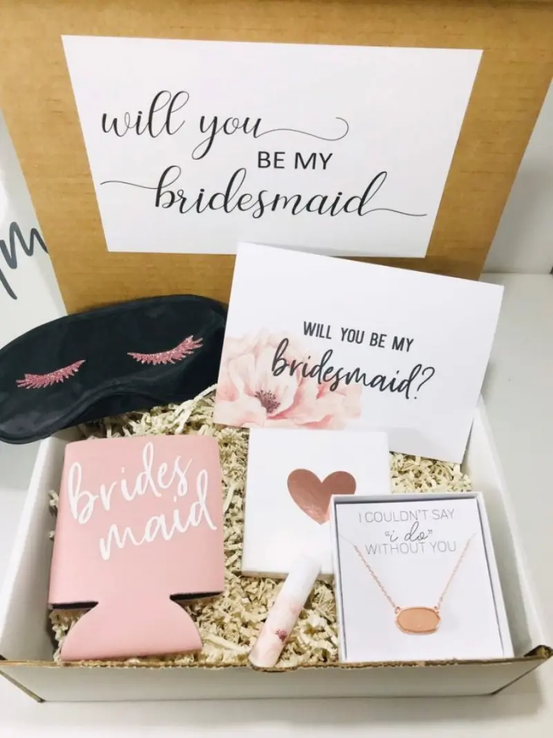  caixa com acessório para madrinhas