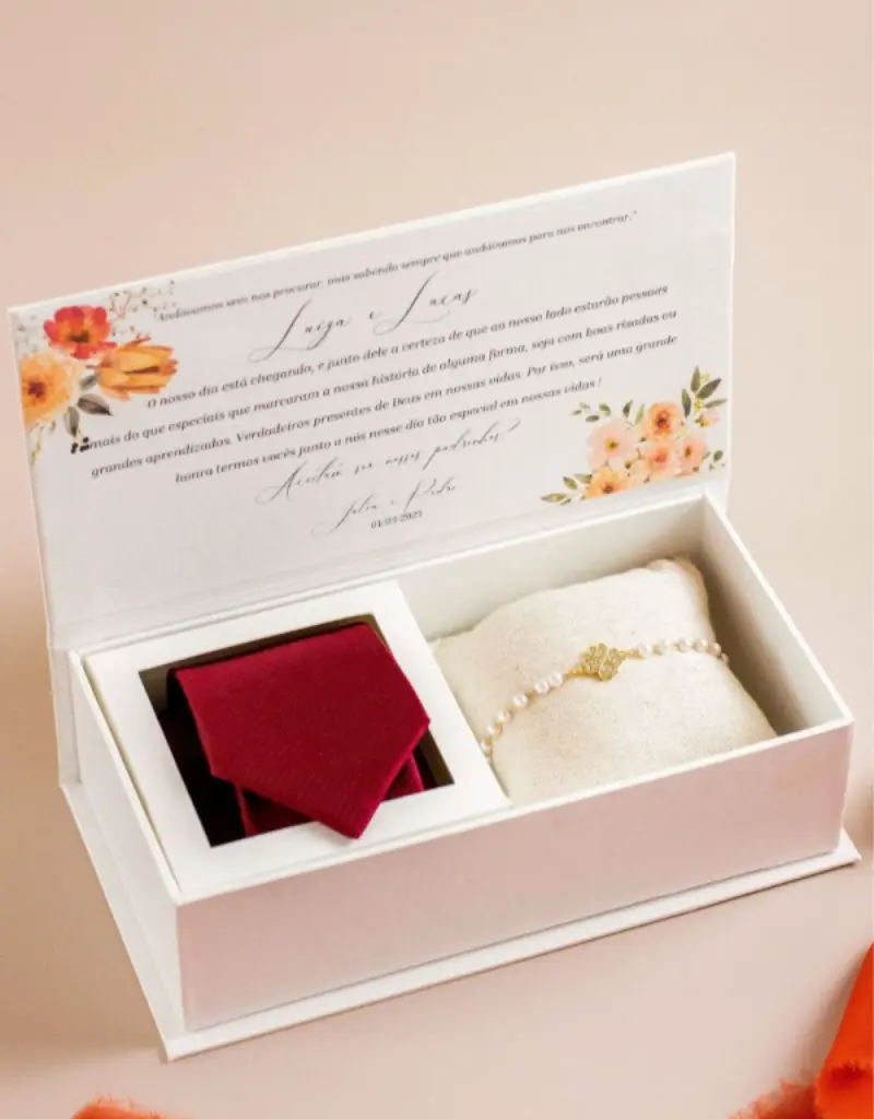  caixa com gravata e pulseira