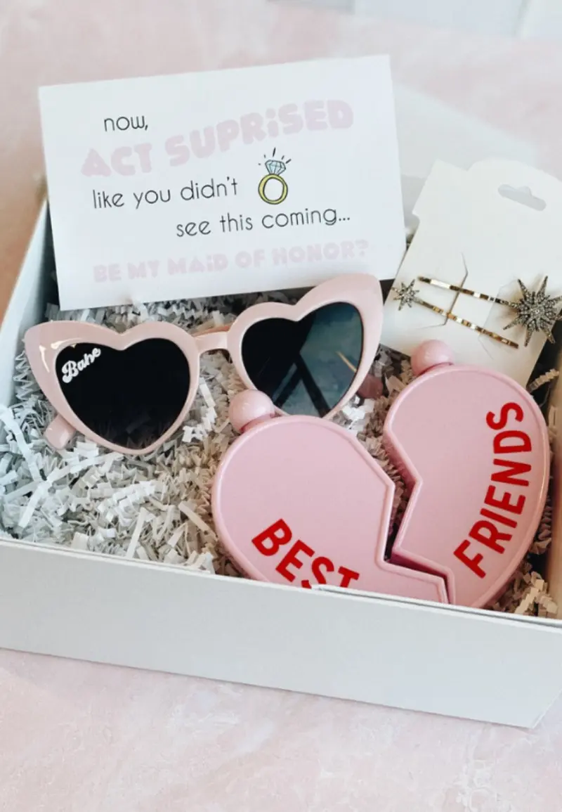  caixa com mimos para madrinhas