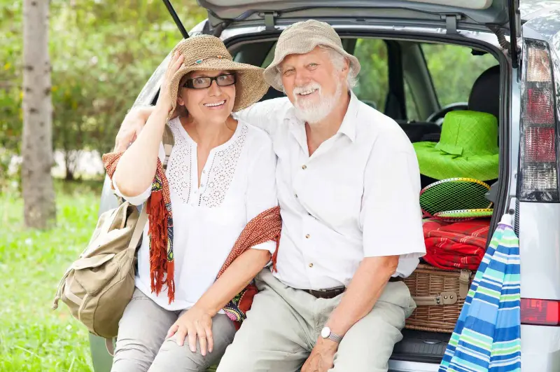 comemoração de bodas de ouro com viagem de carro