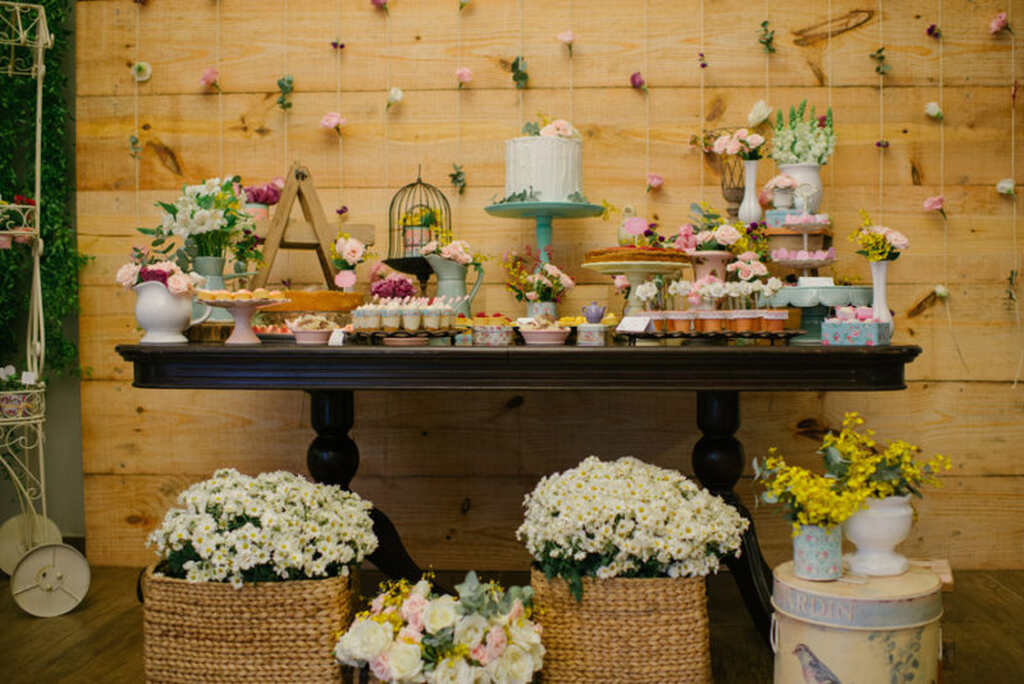 mesa decoração chá de panela florido e rústico