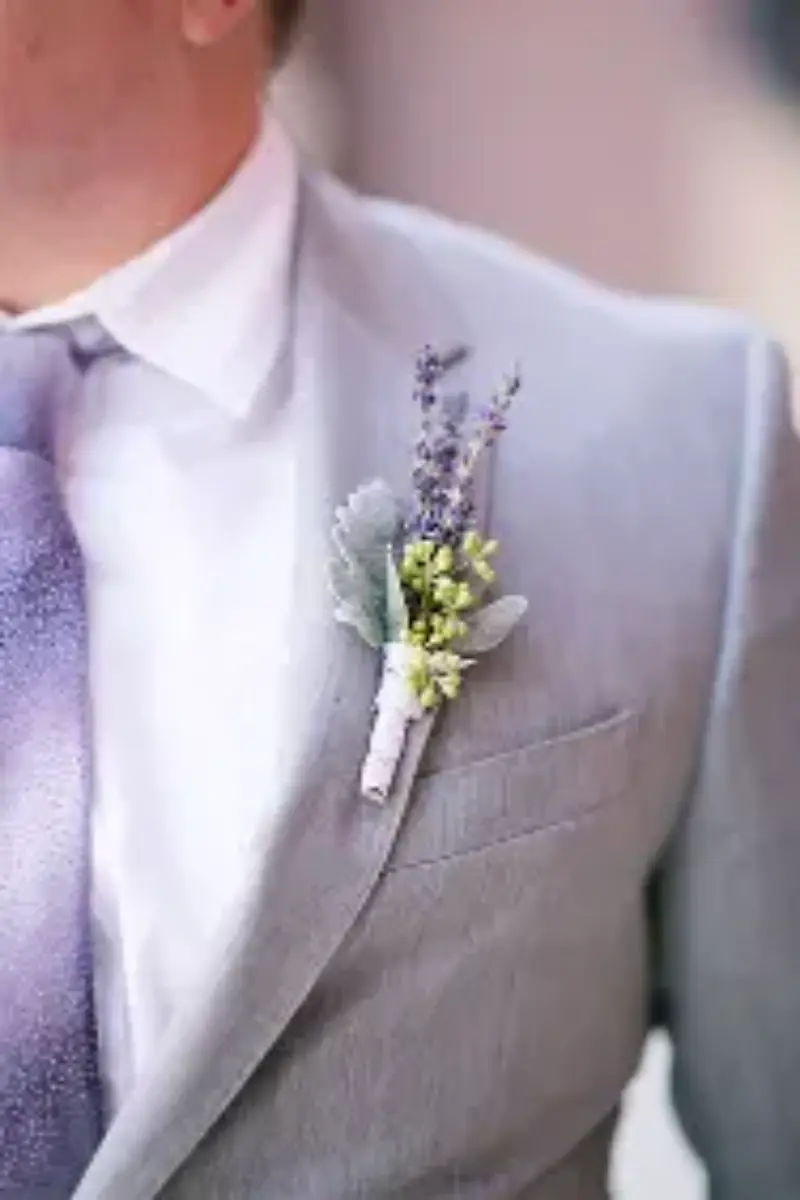 lapela do noivo de lavanda