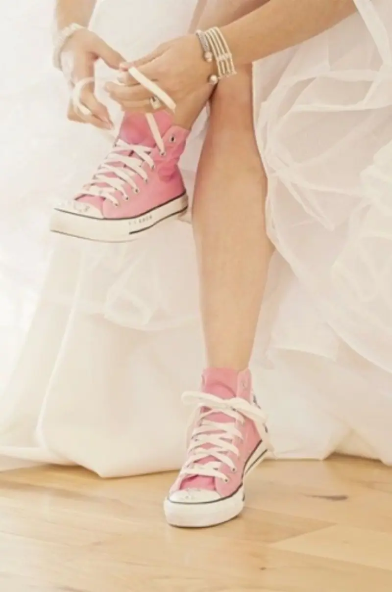  noiva casando de all star rosa
