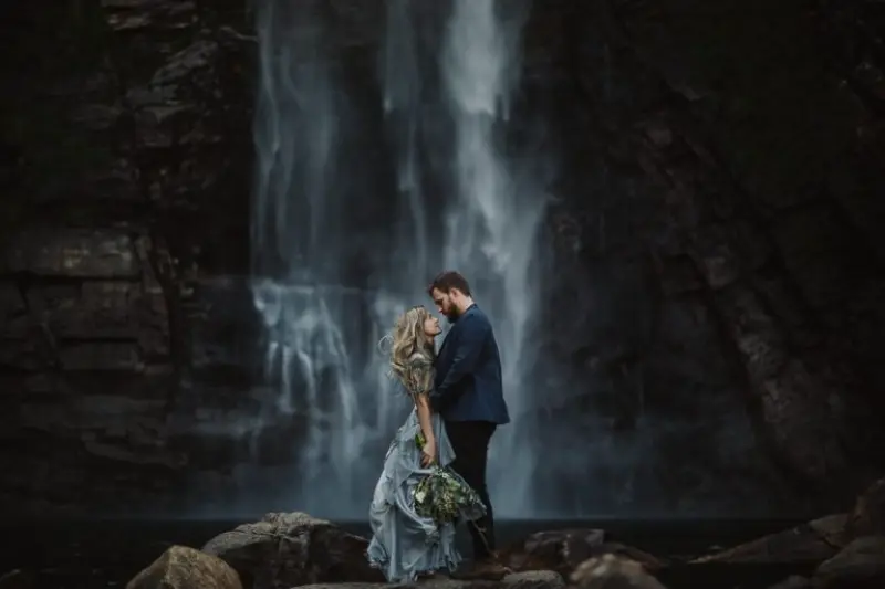 renova&ccedil;&atilde;o de votos apaixonante na cachoeira