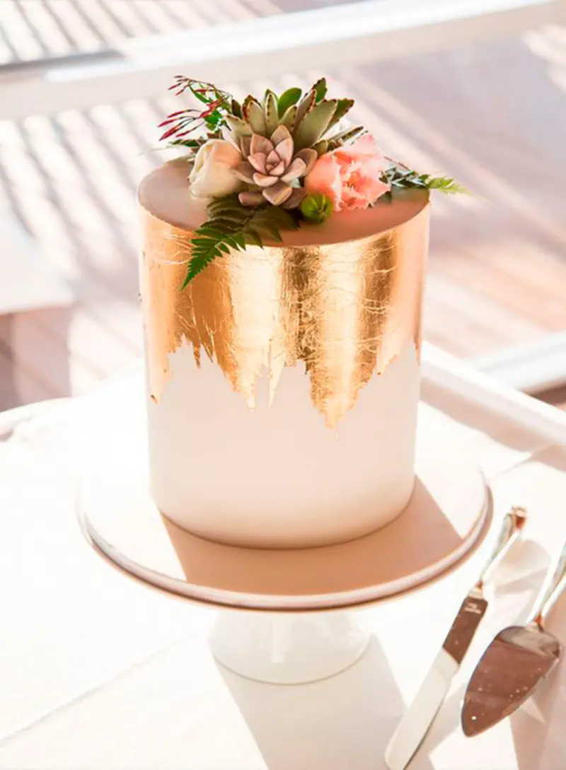 topo do bolo de suculenta com efeito dourado