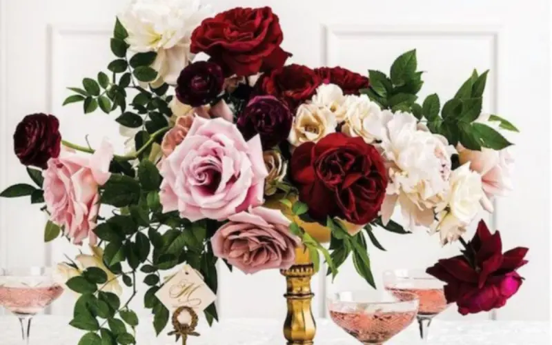 vaso de flores marsala