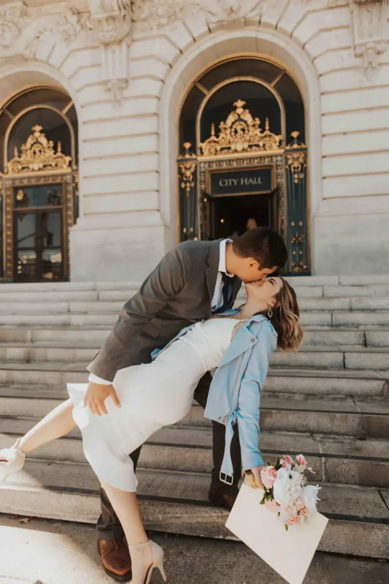 beijo dos noivos depois de casamento gratuito