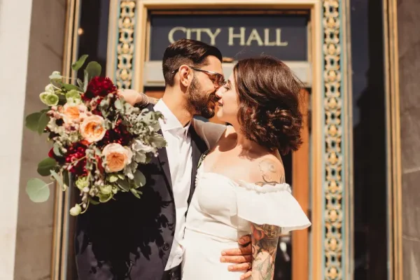 capa post: casal saindo do cartório