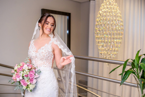 capa post: noiva com véu na Charmant Noivas