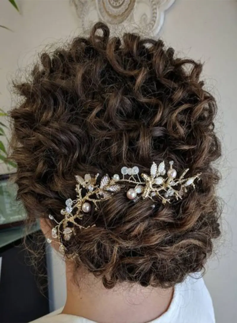 penteado cabelo curto cacheado