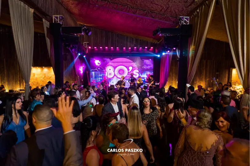 pista de dan&ccedil;a animada em casamento