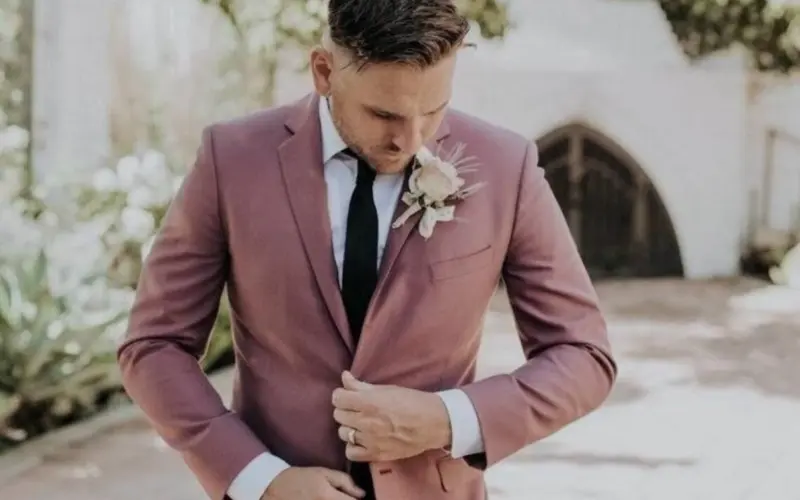 roupa de noivo terno rosa