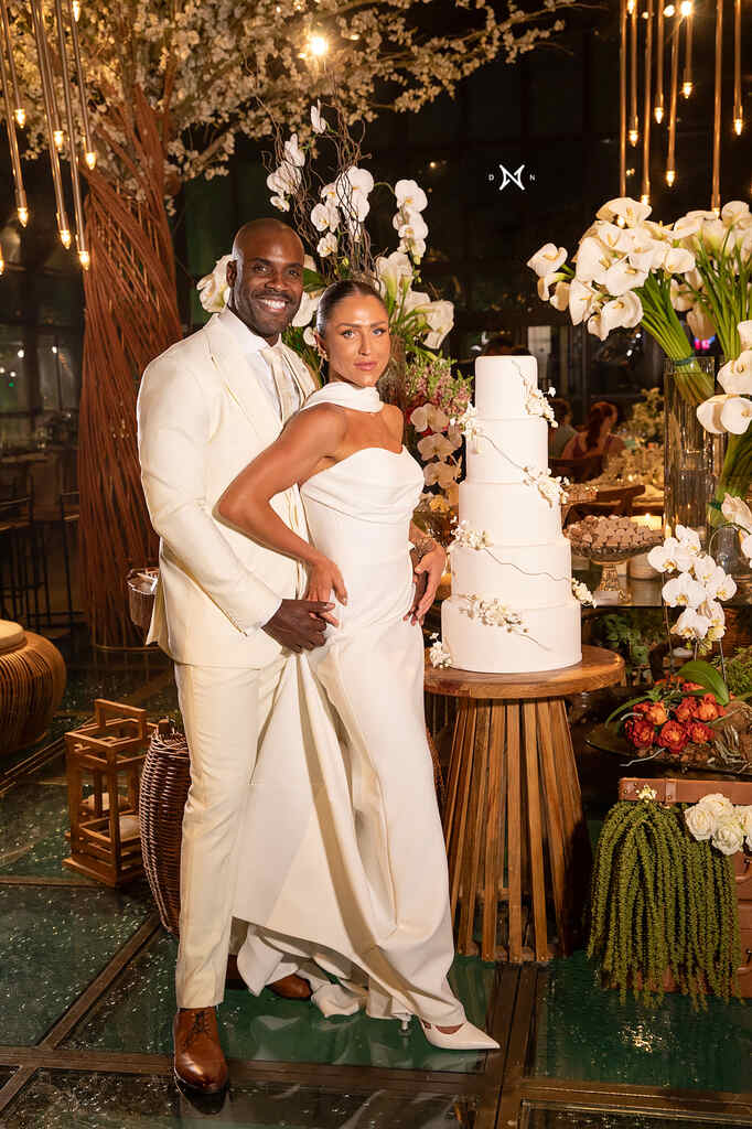 Aline Becker e Rafael Zulu se casam com vista do mar no Estaleiro Guesthouse