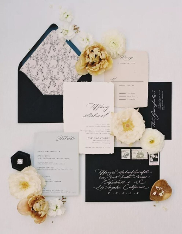convite de casamento com envelope preto