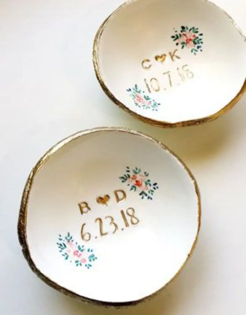  porta alianças de porcelana