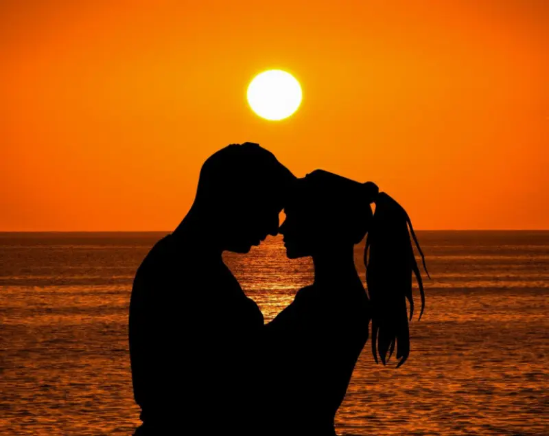 5 anos de casados bodas na praia ao por do sol