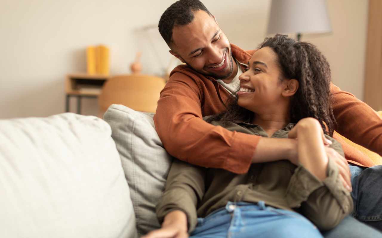 Quais são as 5 linguagens do amor e como podem beneficiar seu relacionamento