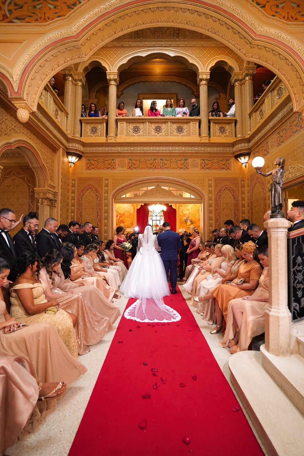 cerimonia de casamento no salão antigo