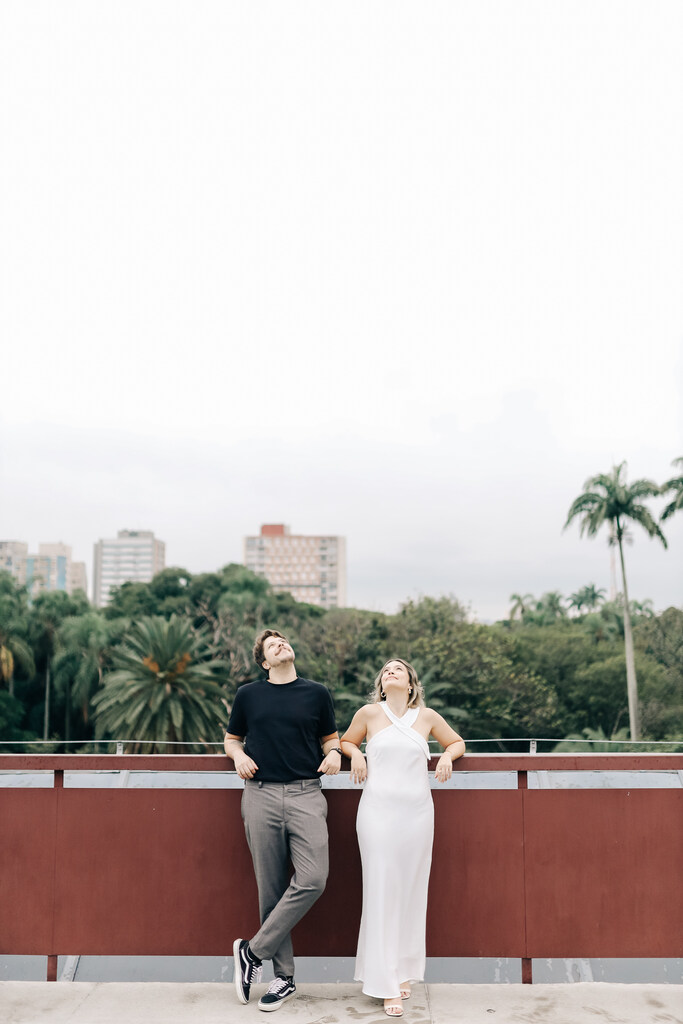 casal no rooftop na cidade