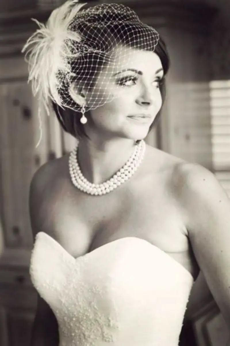  noiva com casquete com mecha curta