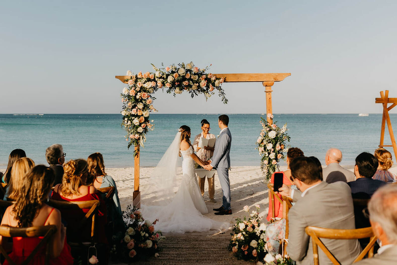 Destination Wedding no Caribe inspira com visual leve