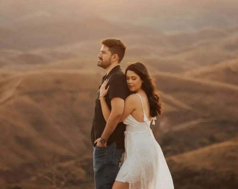 ensaio fotográfico casal em montanha