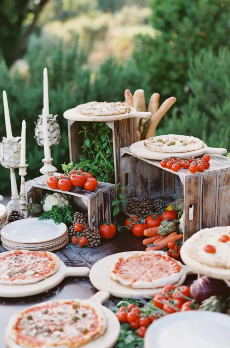 ilha gastronômica italiana com pizza e tomate