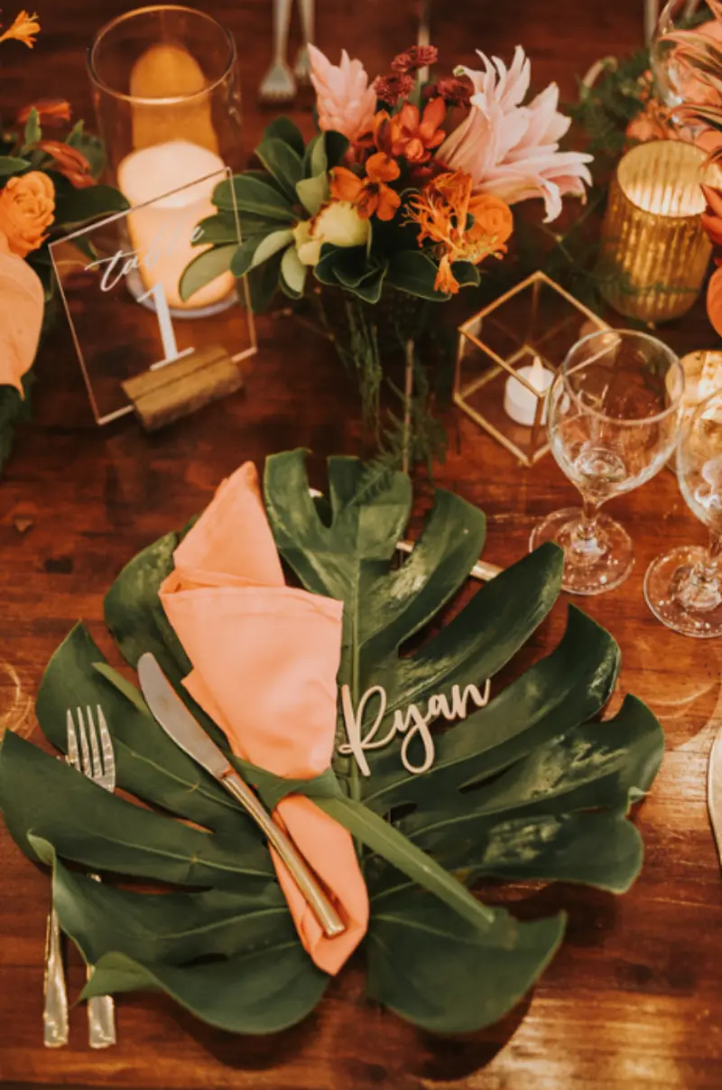 mesa de casamento com tema luau com costela de adão
