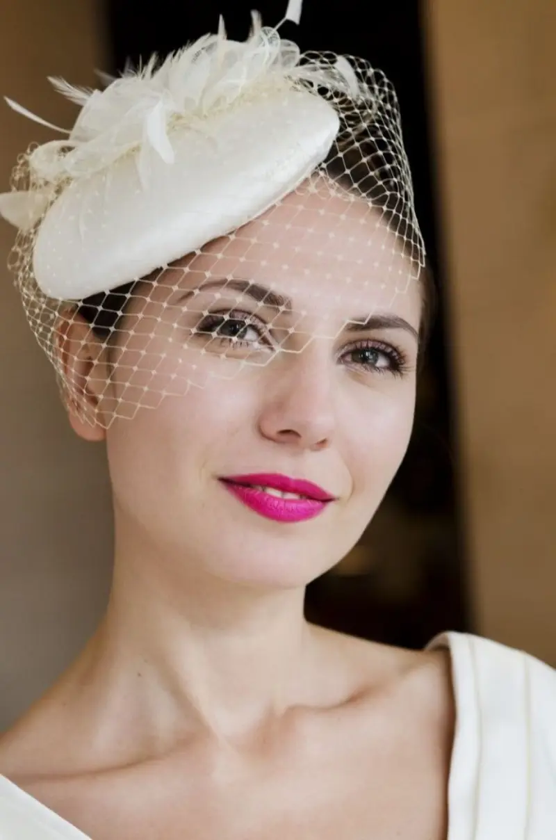 noiva de casquete e voilette