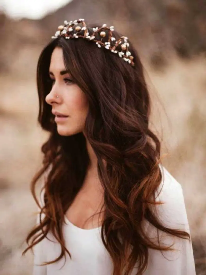  penteado noiva boho com coroa