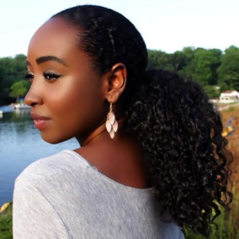  rabo-de-cavalo-cabelo-cacheado-simples