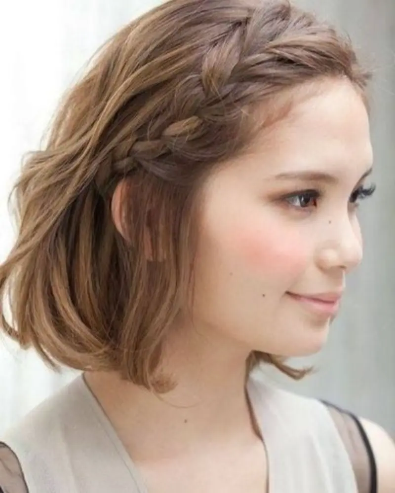  trança na franja em cabelo curto na lateral