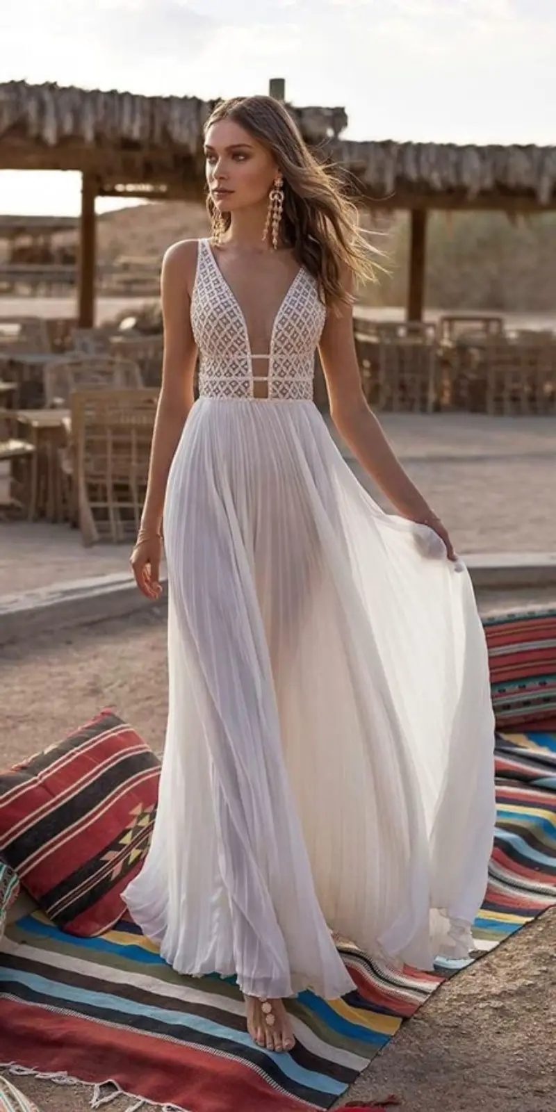 vestido de noiva na praia longo