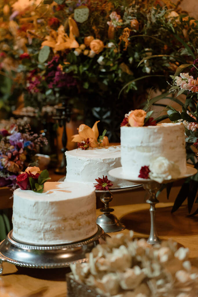 trio de bolos de casamento