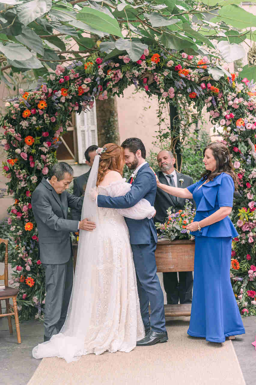 Casamento intimista inova trazendo toques geeks e orientais