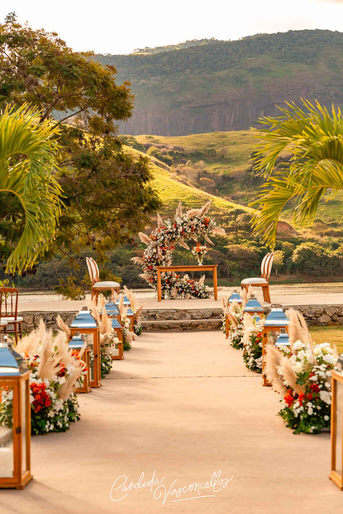 altar boho no campo