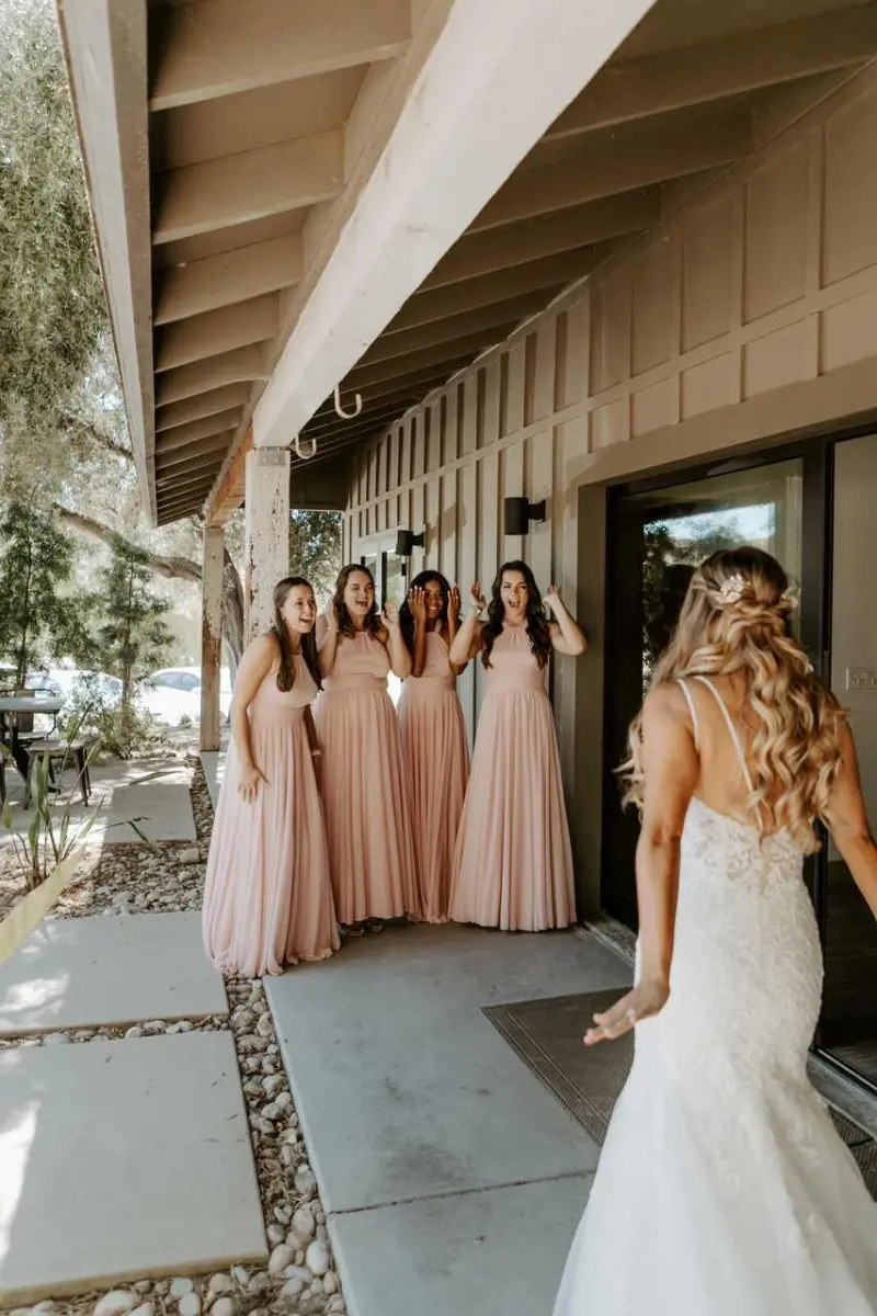 first look no dia da noiva com as madrinhas