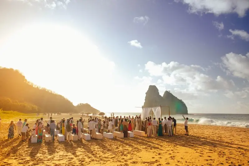 Casamento na praia na tarde em Fernando de Noronha