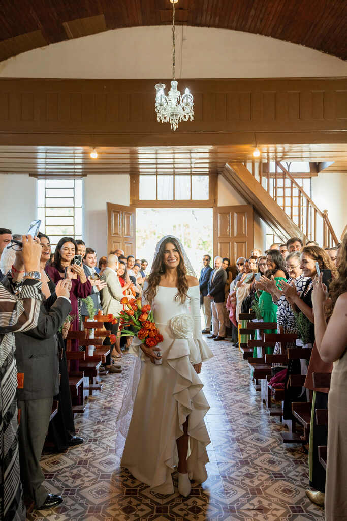 entrada da noiva na igreja