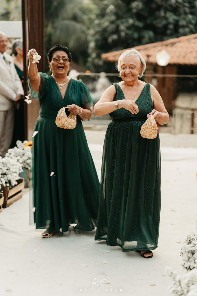 entrada das damas com vestidos verdes