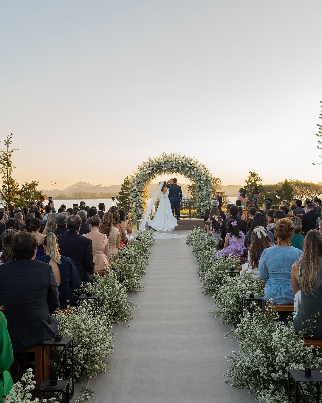 casamento na beira do lago