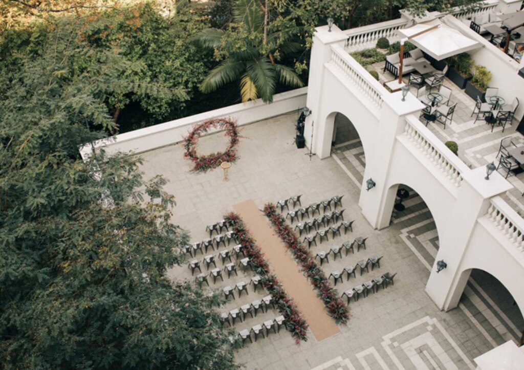 vista de cima de decoração para casamento na cidade