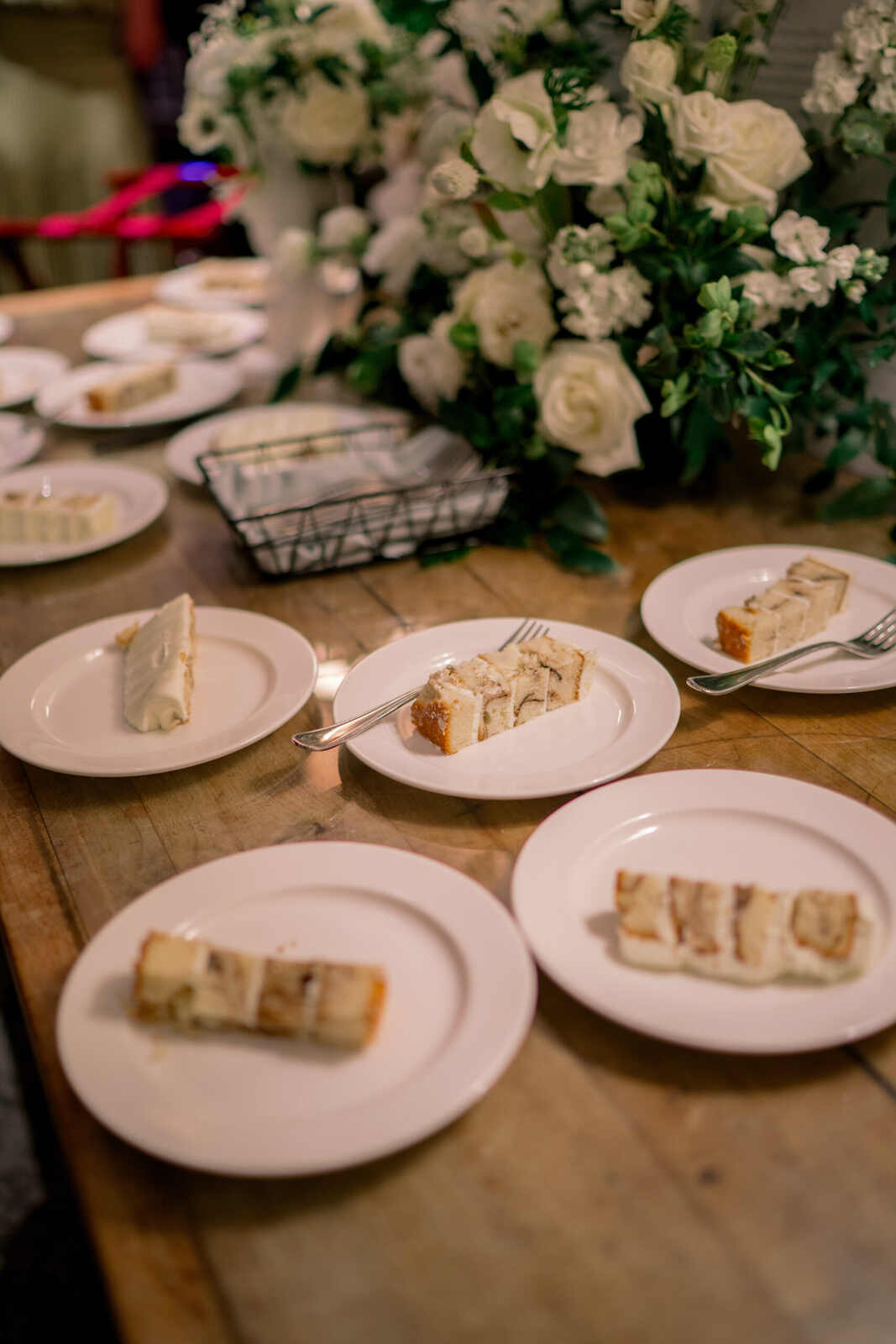 Bolo e Champanhe: descubra sobre esse estilo de casamento