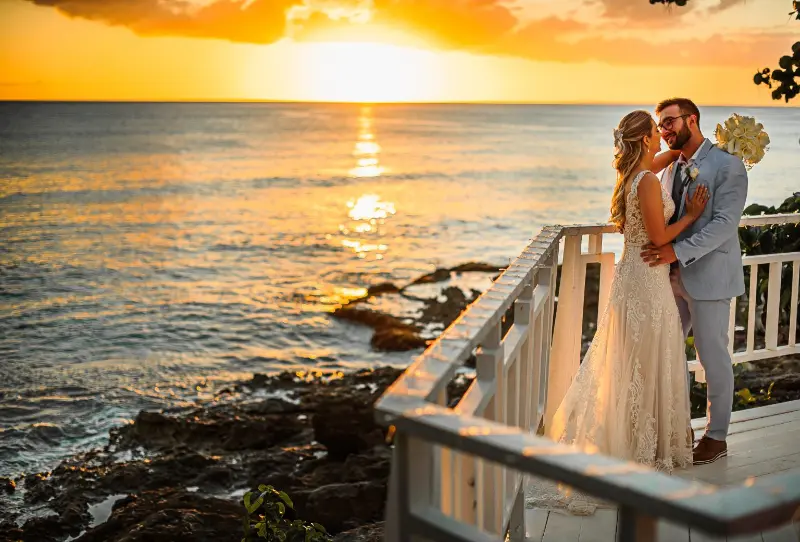 casamento em Punta Cana com casal em píer